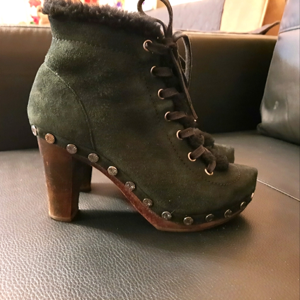 CELINE Boots with real fur, fashion ,  good condition $200 - Picture 2 of 3